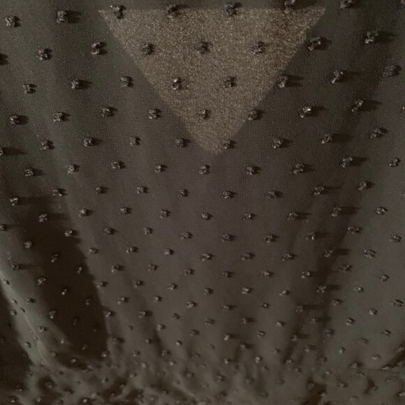 BLACK SPARKLY LOFT V-NECK TOP - Picture 4 of 7